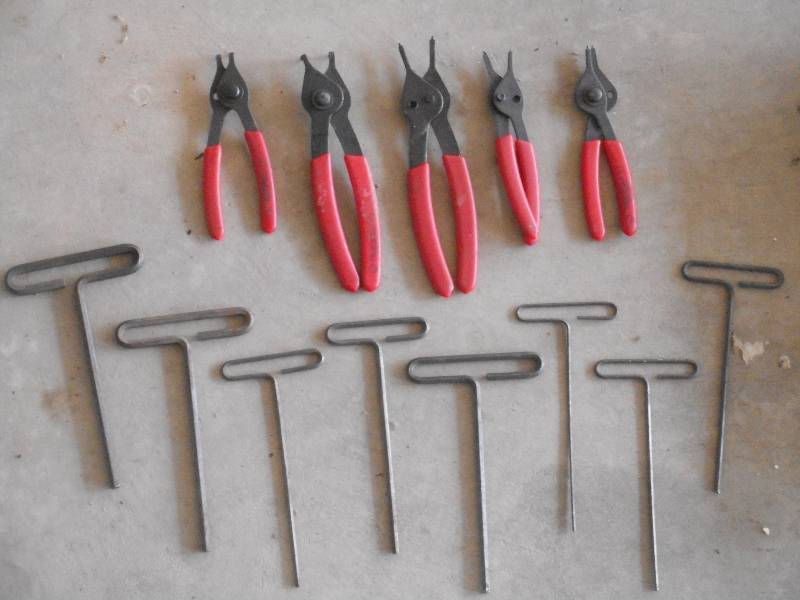 lot 186 image: Lot Of 5-Piece Snap-Ring Plier Set...