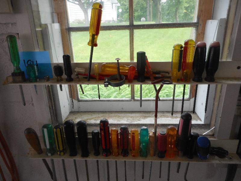 lot 194 image: (2) Rows Of Assorted Screw Drivers,...