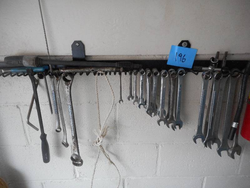 lot 196 image: Tool Rack With Assorted Wrenches 5...