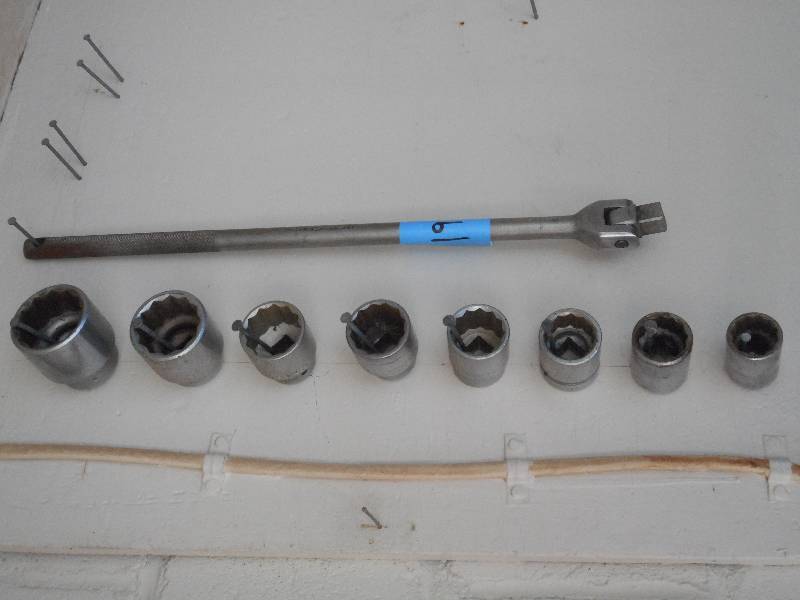 lot 197 image: 9-Piece 34 PowerKraft Breaker Bar...