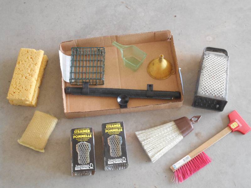 lot 200 image: Lot Of Cheese Grater, Brushes, Str...