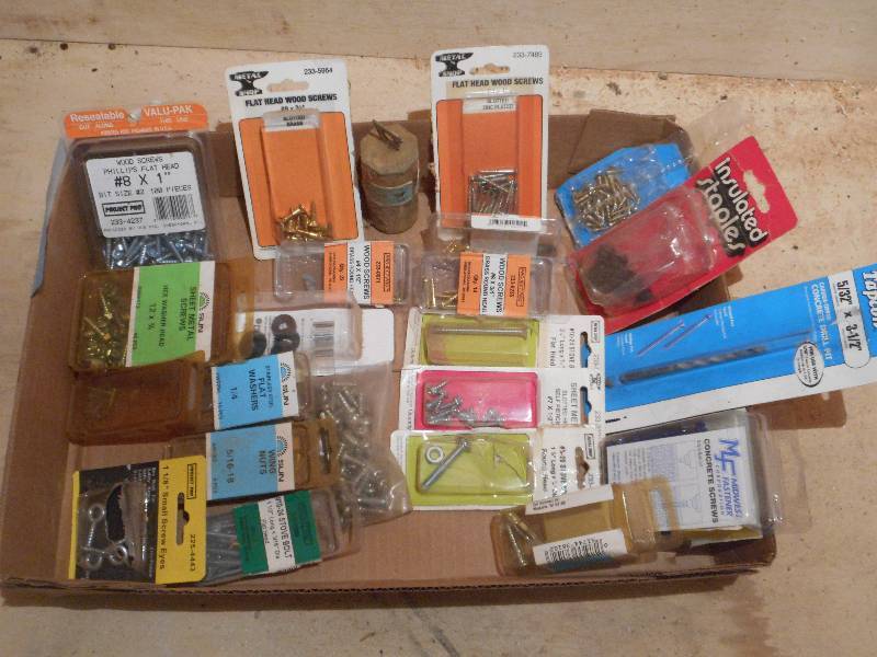 lot 217 image: Flat Of Assorted Screw, Hardware, E...