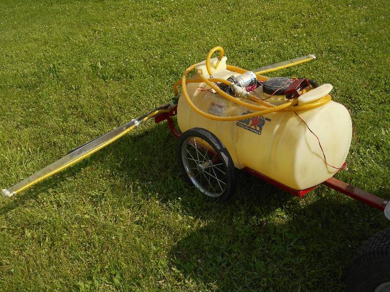 lot 5 image: North Star Pin-Hitch Boom Sprayer W...