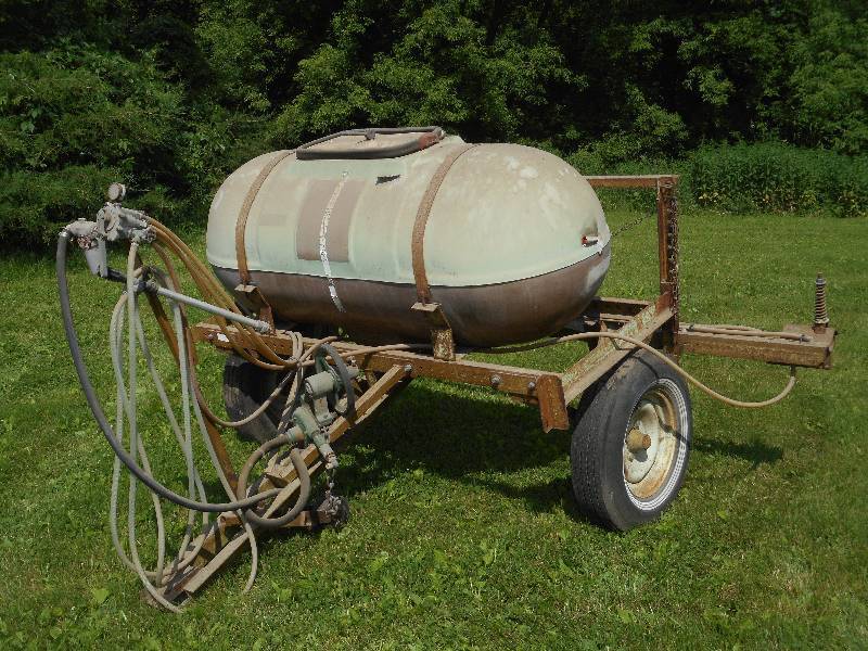 lot 13 image: 200-Gallon Boom Sprayer, Pin-Hitch,...