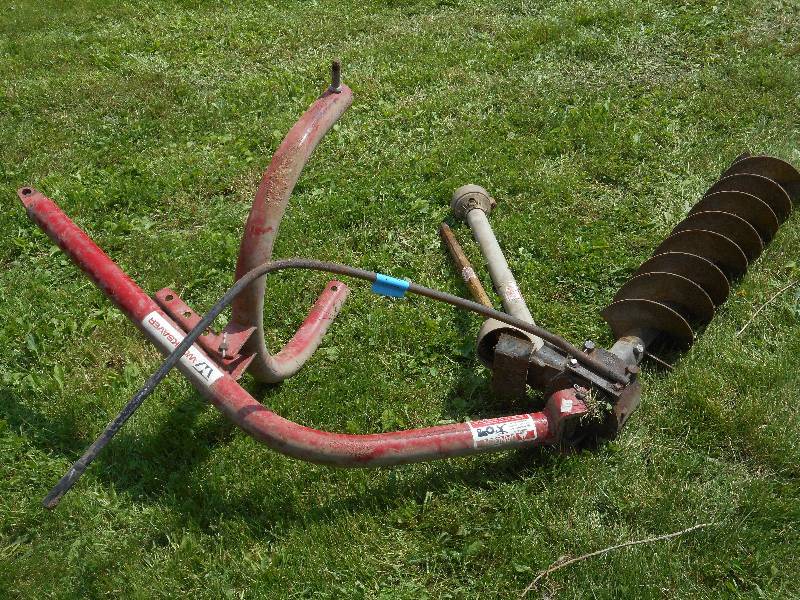 lot 17 image: WorkSaver Three-Point Auger, 10 Di...