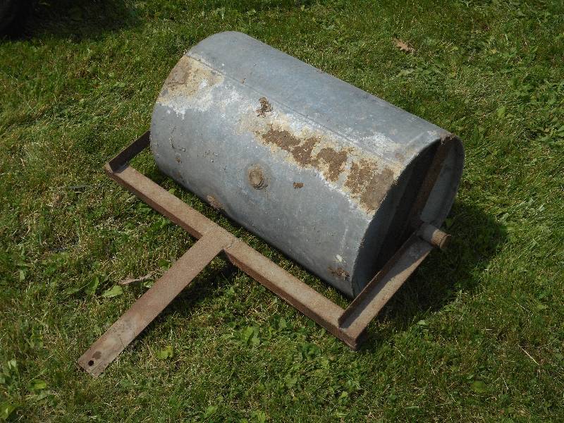 lot 21 image: Heavy Duty 36 Steel Drum Roller Wi...