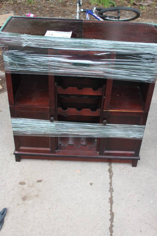 lot 9 image: Wood Liquor Cabinet
