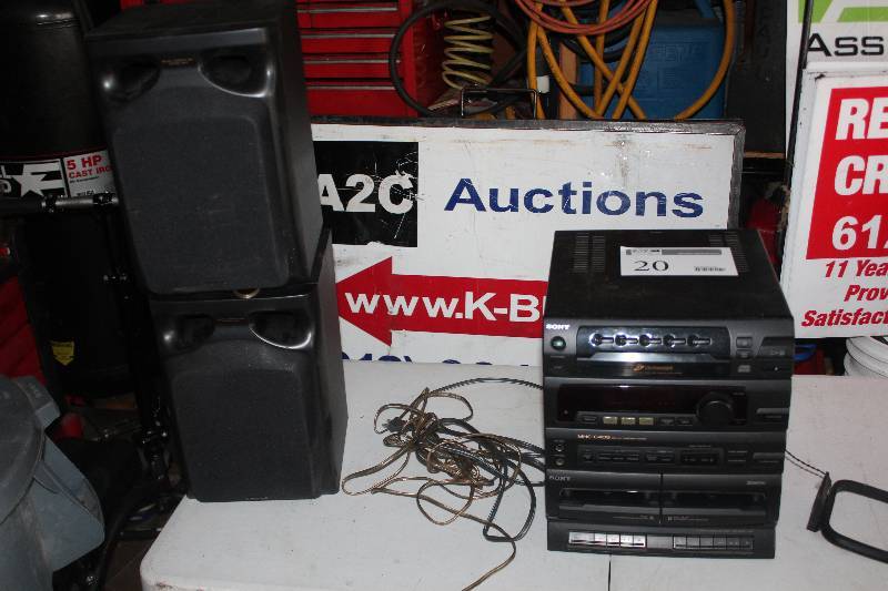 lot 20 image: Sony Compact Disc Deck Receiver w 2-Bookshelf Speakers