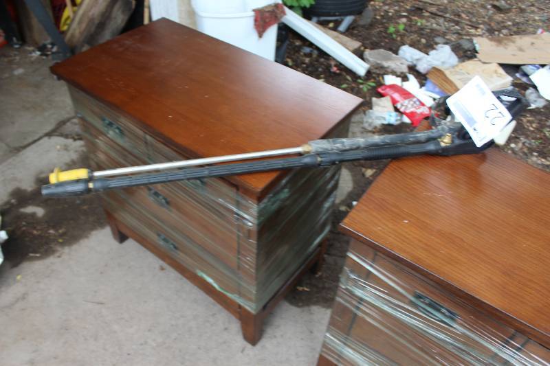 lot 22 image: Lot of (2) Pressure Sprayers