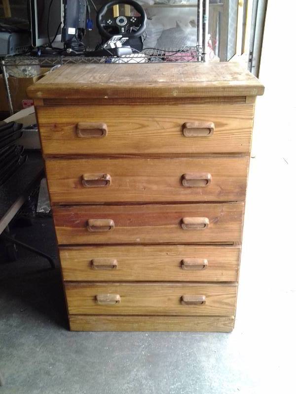 lot 13 image: Pine Solid Wood Chest, 5 Drawer 33x21x46