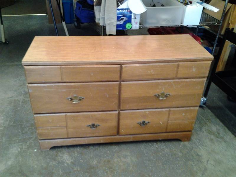 lot 14 image: 6 Drawer Dresser 48x18x30 (Missing Handles)