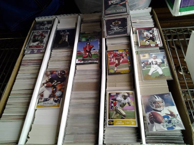 lot 45 image: Approx. 4,000 Football Cards, Various Brands, Score, U.D., Pro-Set, Some Stars, Commons, 1991 V.O. High # Sealed Set
