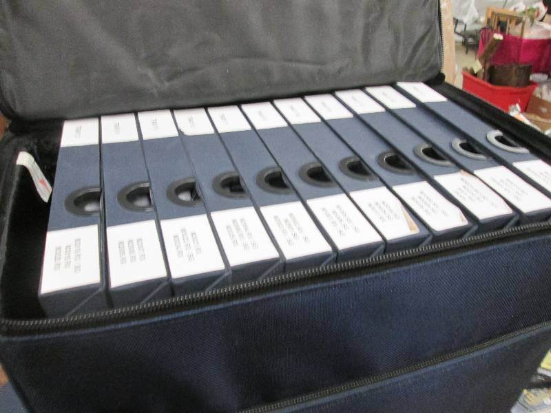 Salesman s carrying case for small ...
