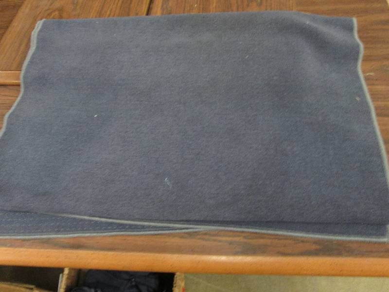 Charcoal grey yoga mat...
