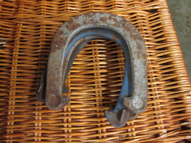 Set of 4 metal horsehoes...