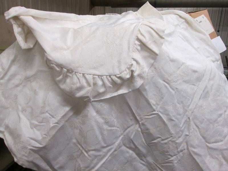 4 cases of linens, 1 pillow covers,...