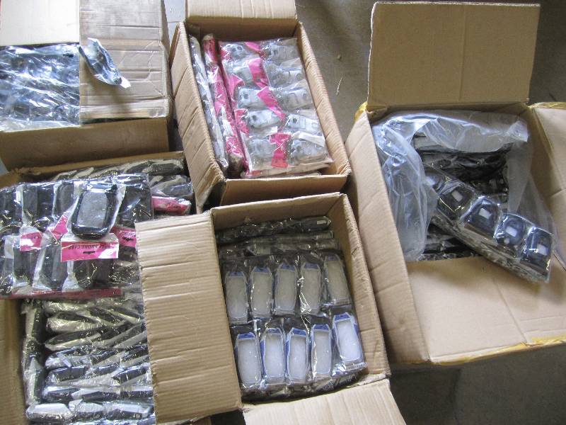 5 cases of assorted cell phone hold...