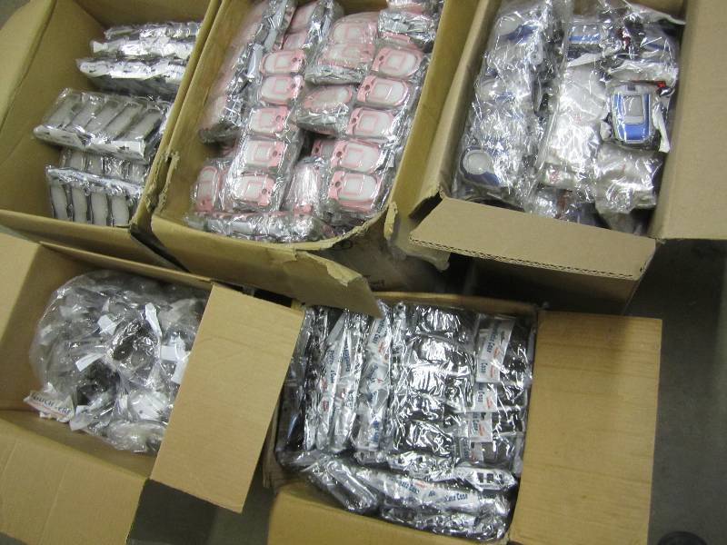 5 cases of assorted cell phone hold...