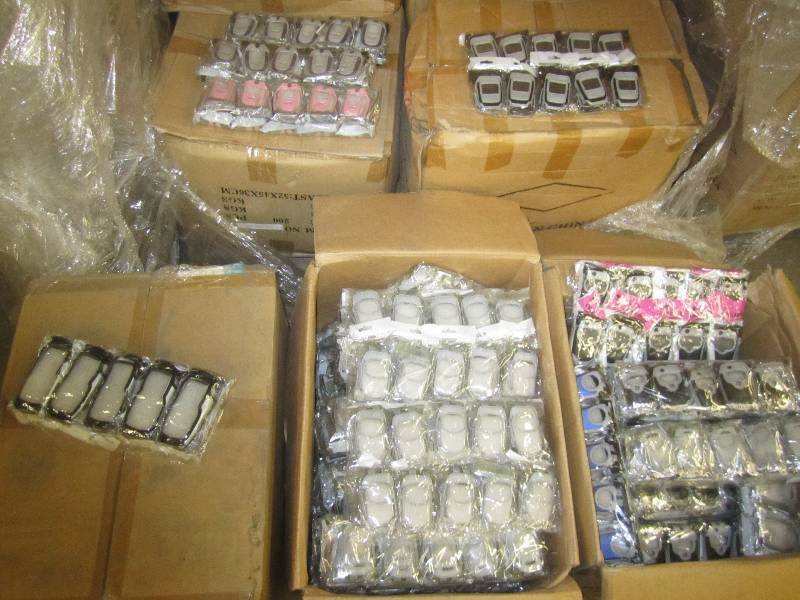 5 cases of assorted cell phone hold...