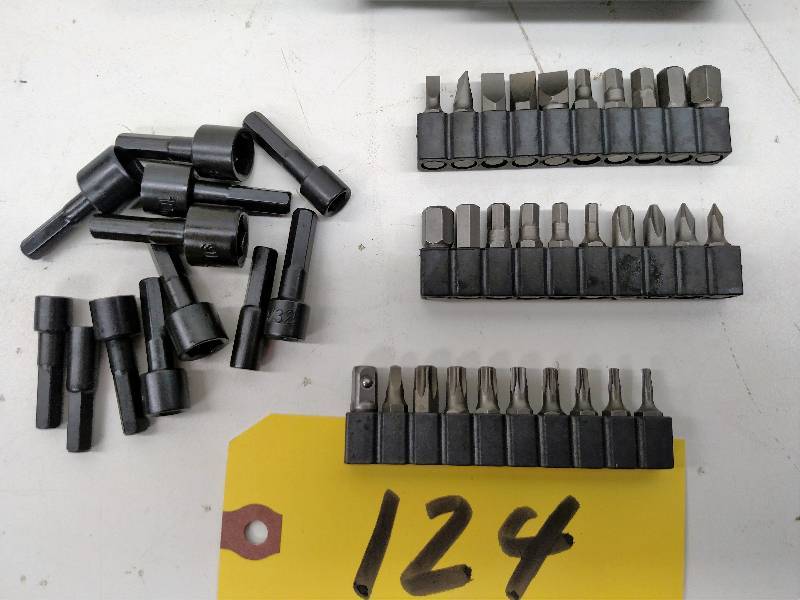 lot 124 image: Craftsman Driver with Approx. (32) ...