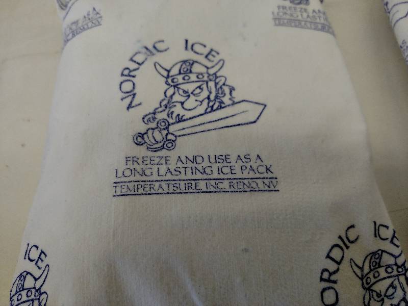 lot 15 image: (4) Nordic Ice Reuseable Ice Packs, Cloth Exterior