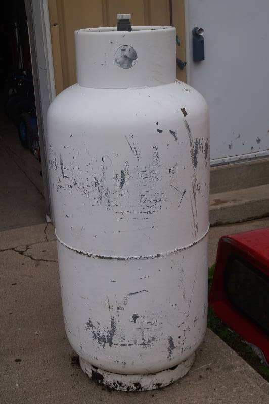 100 Gallon Propane Tank 