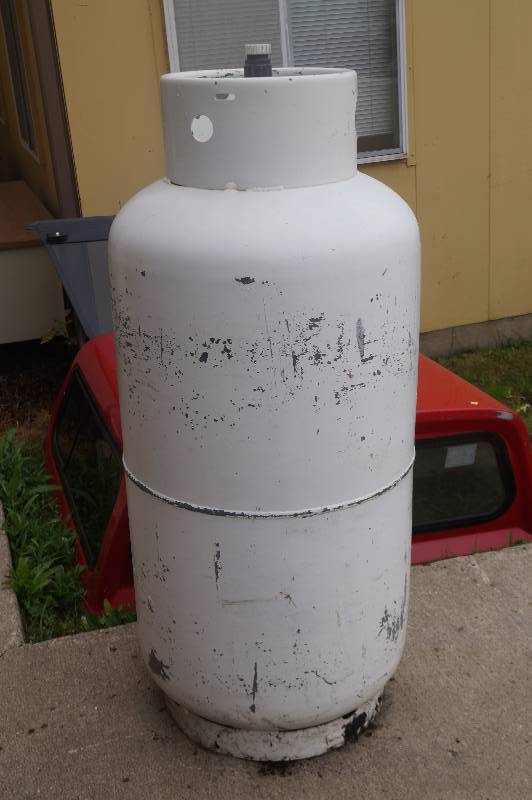 100 Gallon Propane Tank | Moorhead Liquidation June Consignment #2 | K-BID