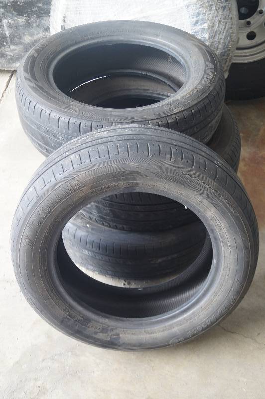 lot 14 image: Yokohama Tire Set