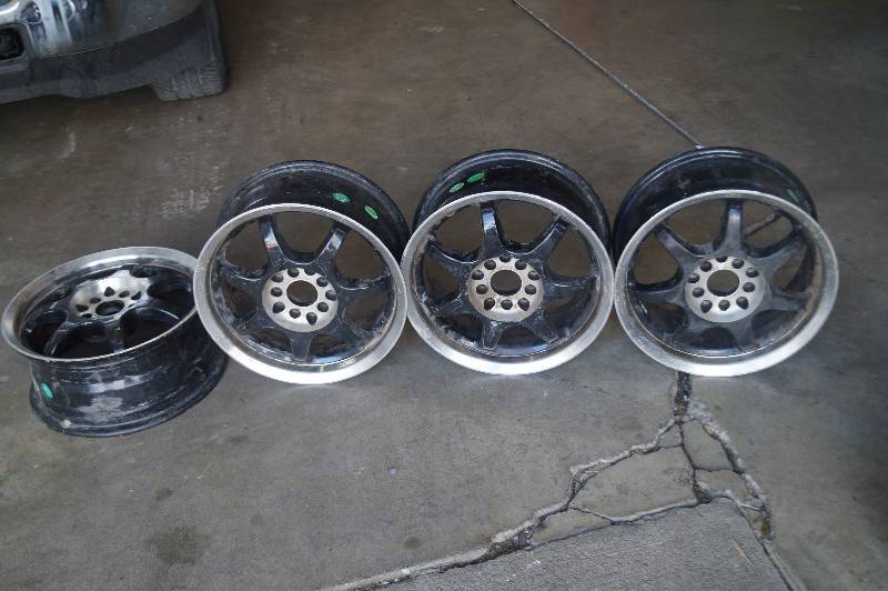 lot 15 image: 15 Inch Rims