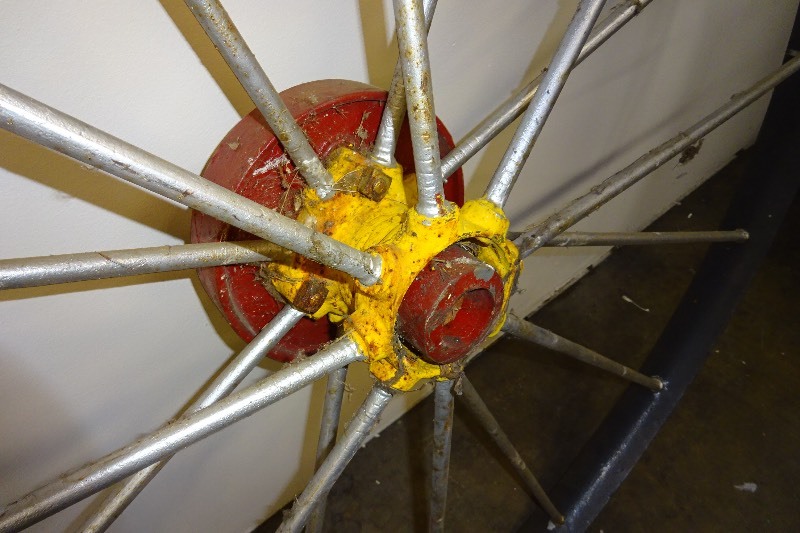 lot 1 image: Vintage wagon wheel steel