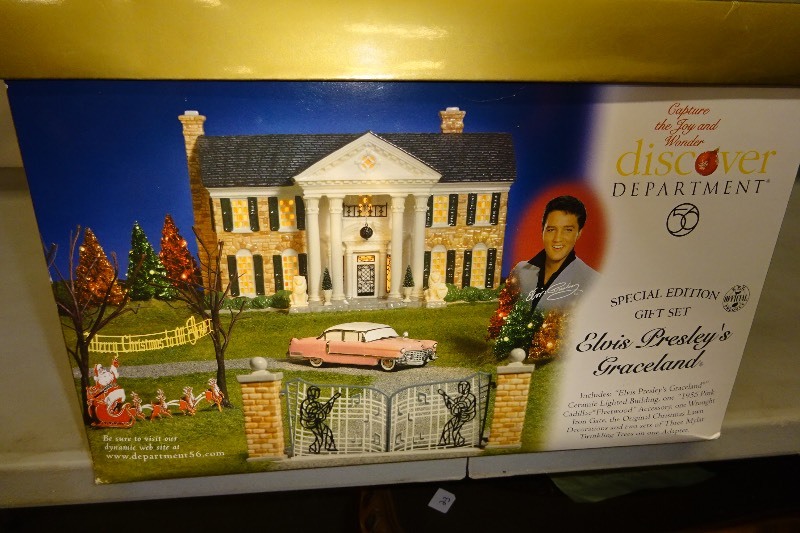 lot 26 image: Special Edition Dept. 56