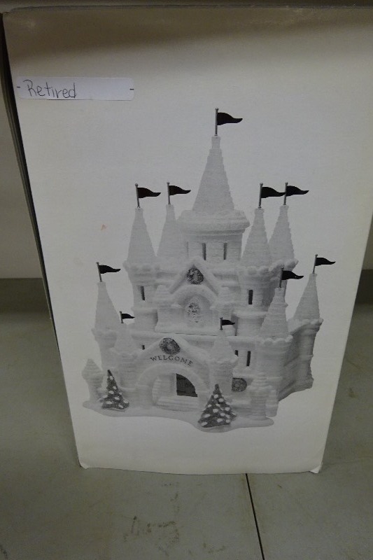 lot 27 image: Snow Village Dept. 56