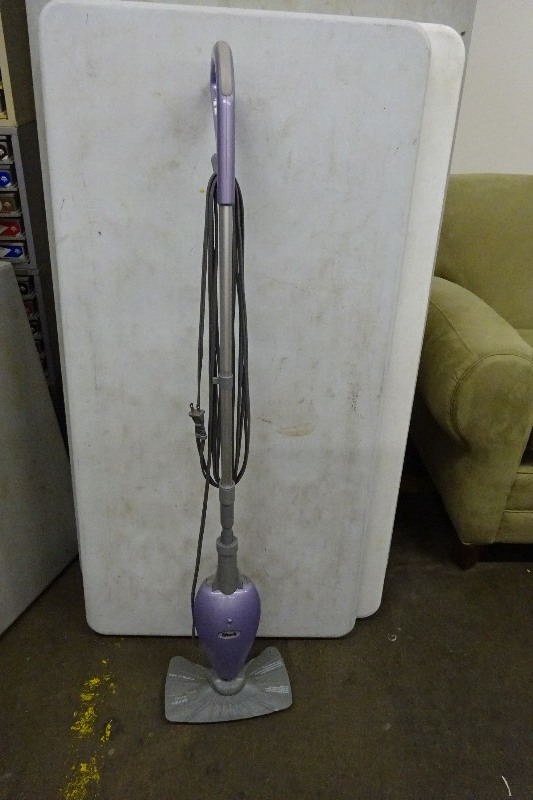 lot 75 image: Shark Floor Cleaner