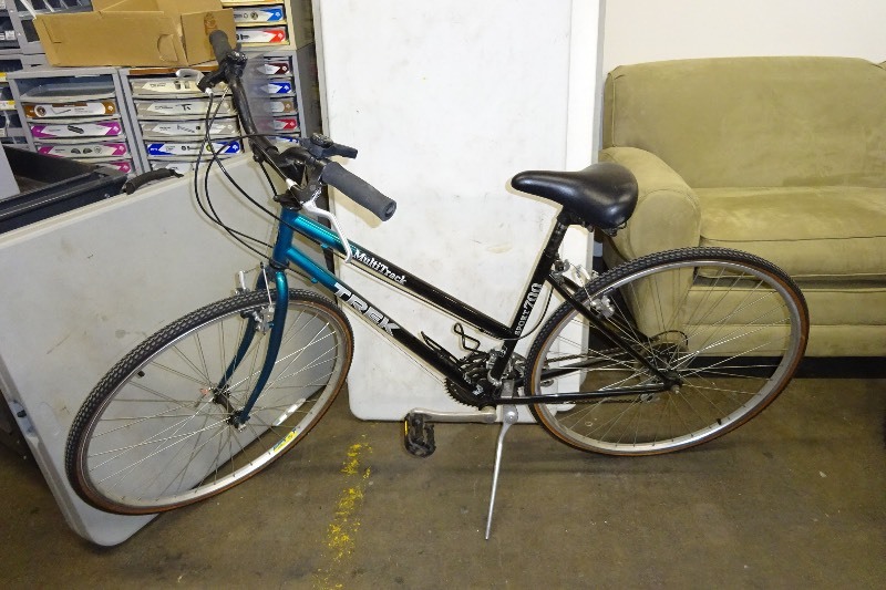 lot 80 image: Trek Multi Track Sport