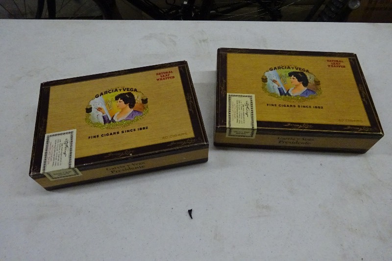 lot 105 image: 2 Cigar boxes