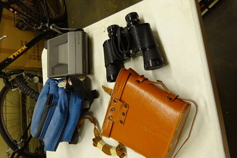 lot 109 image: Polaroid camera