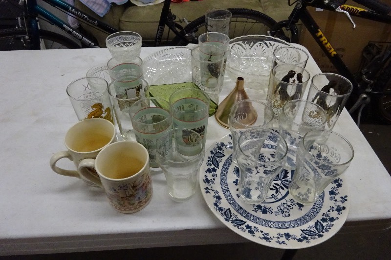 lot 113 image: Coke glasses, serving dishes