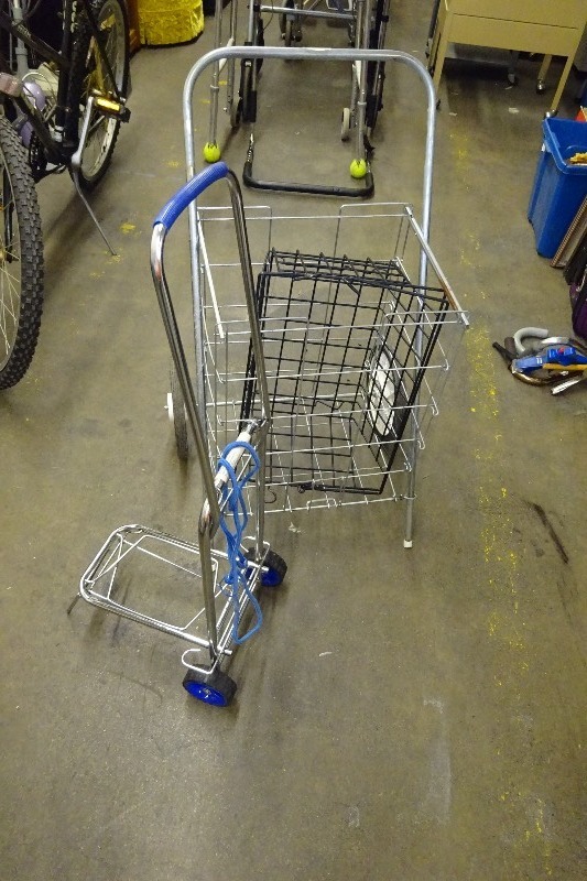 lot 130 image: Luggage cart