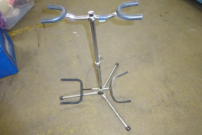 lot 135 image: Guitar stand