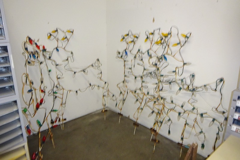 lot 142 image: 4 Reindeers led