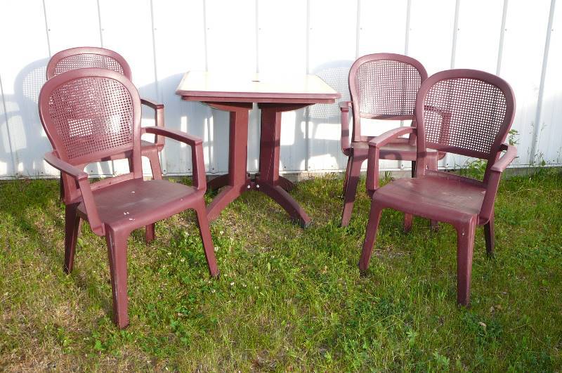 Patio Table & 4 Chairs