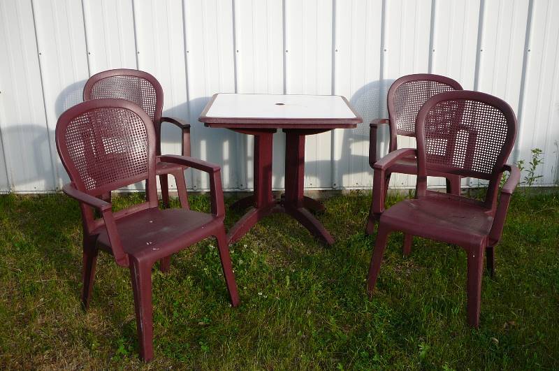 Patio Table & 4 Chairs
