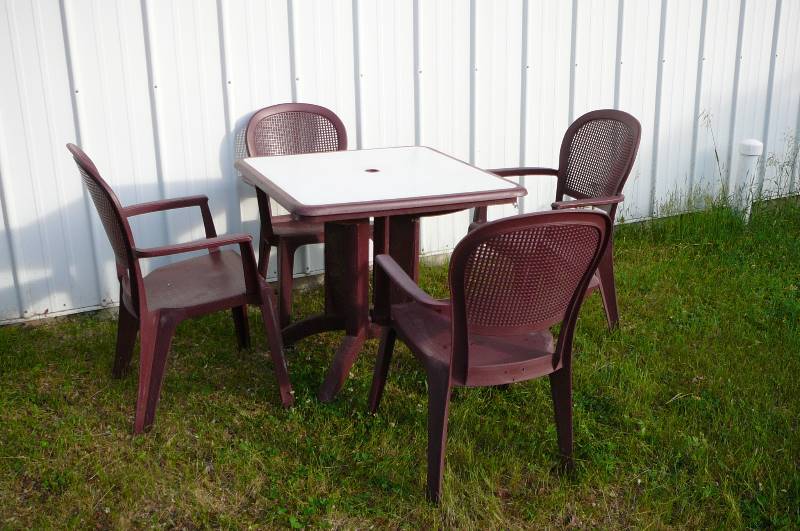 Patio Table & 4 Chairs