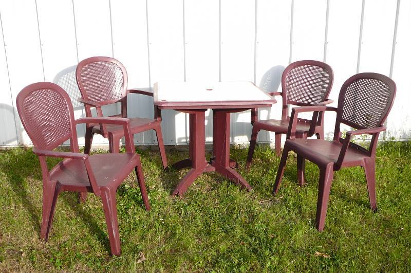 Patio Table & 3 Chairs