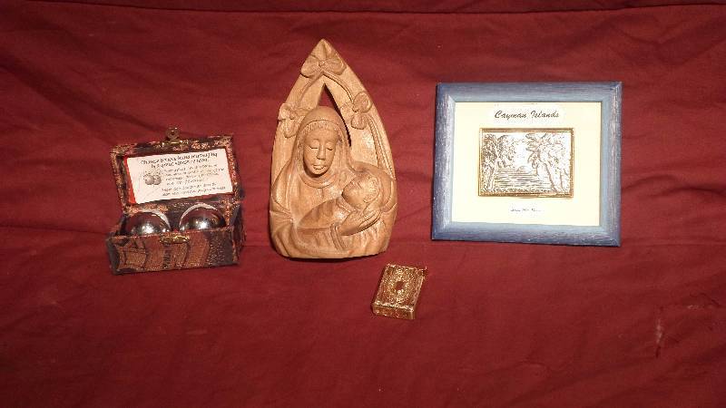 lot 15 image: Chinese HandballsSilverDcor