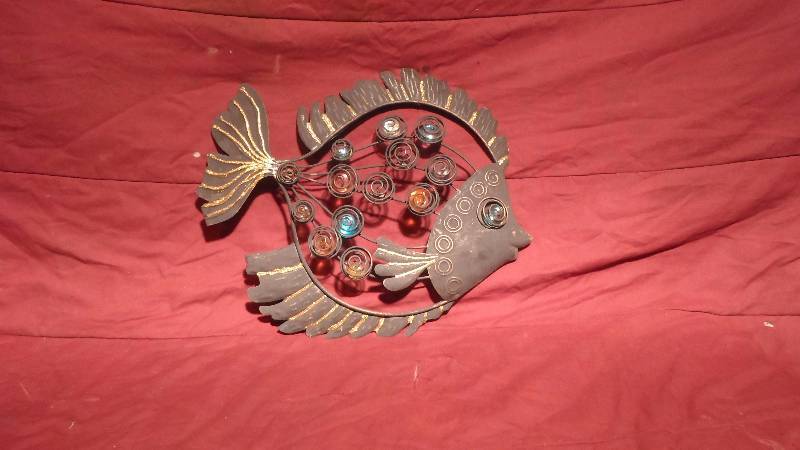 lot 18 image: Fish Wall Decor