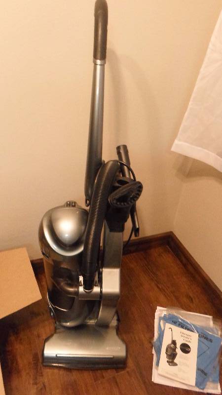 lot 56 image: Filtorpur Hypo-Allergic Vacuum Cleaner