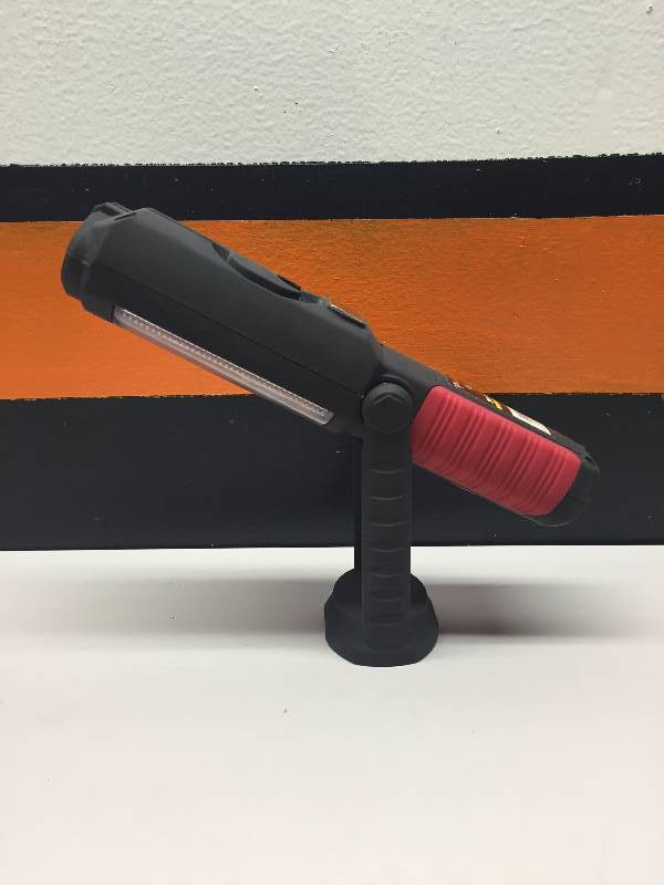 lot 12 image: MAXFORCE WORKLIGHT WITH STAND, MAGNETIC - ONOFF BUTTON NEEDS WORK
