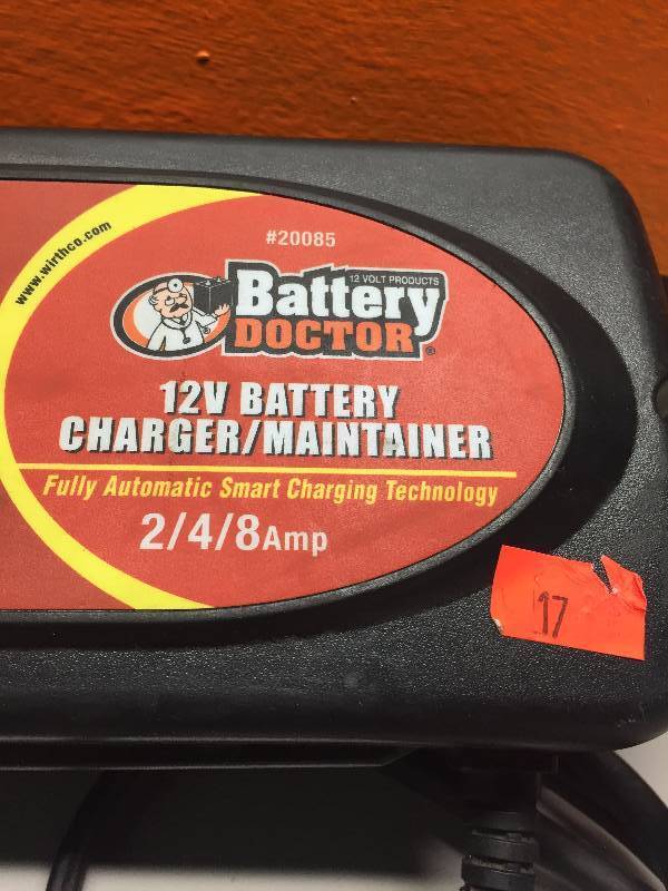 lot 17 image: BATTERY DOCTOR - 12 VOLT BATTER CHARGERMAINTAINER