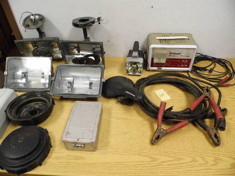 Battery Charger - Jumper Cables - Light